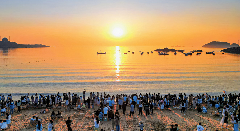 半月湾日出.jpg